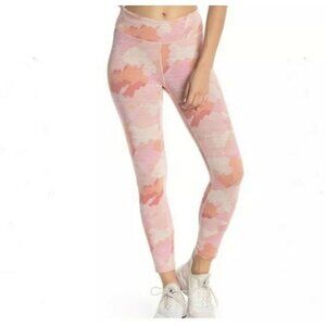 Outdoor Voices Women’s TechSweat Flex 7/8 Cropped Leggings Size S Pink Camo